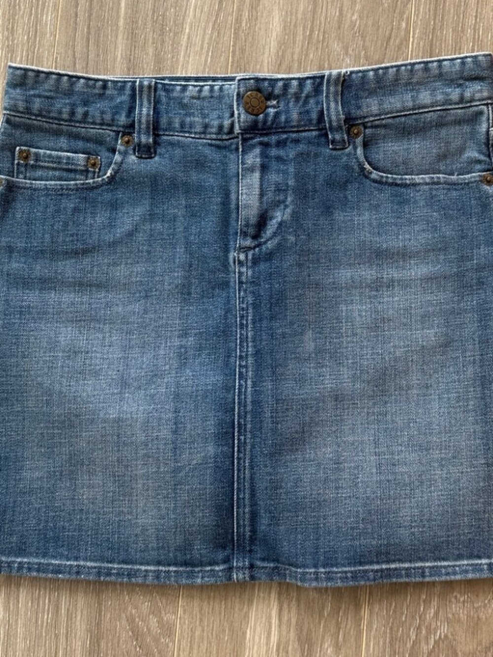 C121 J.Crew Denim Blue Wash Women's Class Design Jean Skirt w/Pockets Sz 2